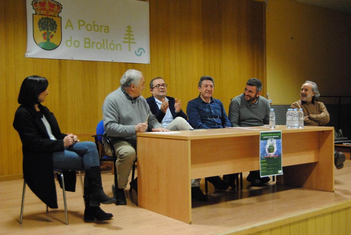 De esq. a der.: Elvira Martínez, César Mosquera, (vicepresidente da Deputación de Pontevedra), Xosé Lois Maceda, Ricardo Rodicio, Manuel Enrique (un ‘mestre composteiro’ do plan Revitaliza) e Carlos Pérez (asesor do plan Revitaliza).